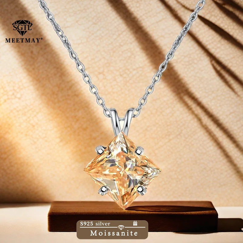 Rhea Princess Pendant Necklace