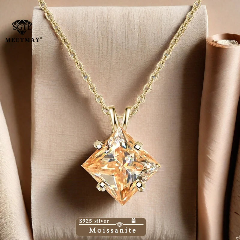 Rhea Princess Pendant Necklace